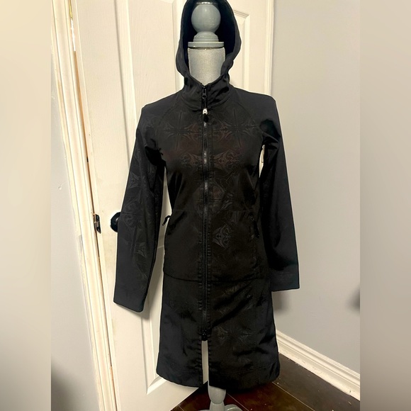 Lululemon long black rain coat size 2 - Picture 1 of 6